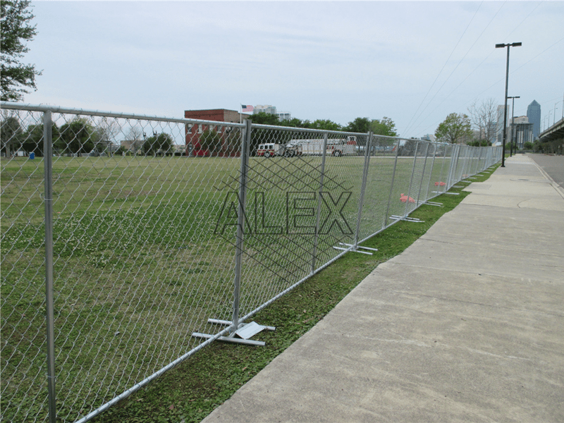 chain link temporary fence