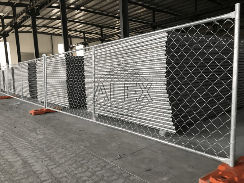 chain link construction fence